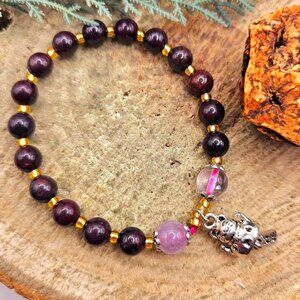 Beautiful Nature Red Garnet Mixed Crystal lucky Cat Charm Bracelet